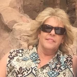 Meet your Posher, Vikki